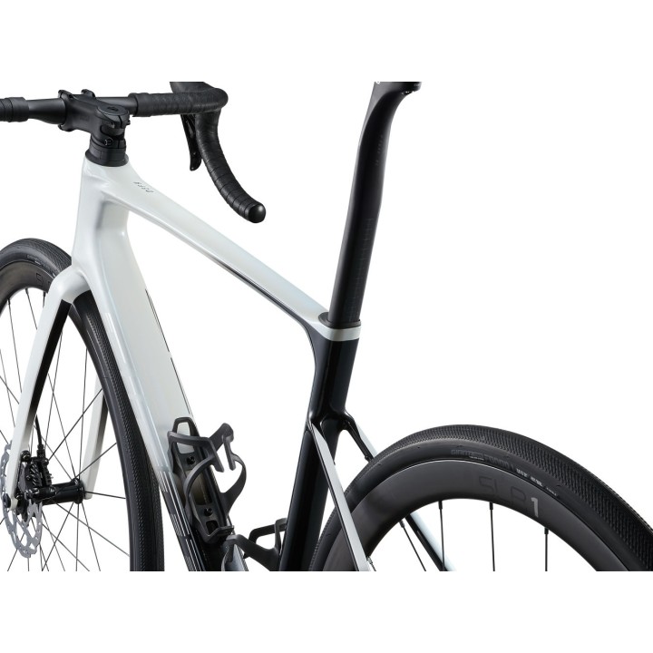 GIANT DEFY ADVANCED PRO 1 DI2 2024